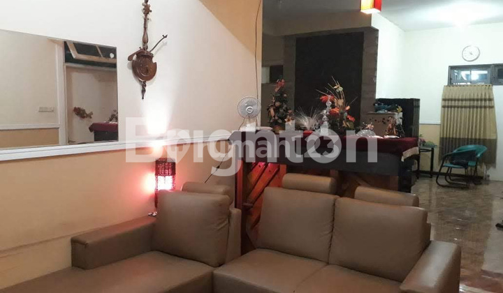 Rumah 1.5 lantai di Taman Pondok Indah, Wiyung, Sby Barat Rumah 1.5 lantai di Taman Pondok Indah, Wiyung, Sby Barat