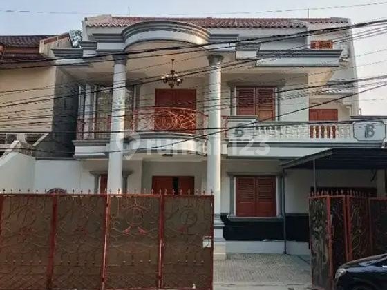 Rumah 3 Lantai Di Jl Limau Kramat Pela Kebayoran Baru Jaksel