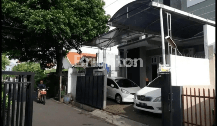 RUMAH BAGUS LAMPER 2 LANTAI HARGA MURAH SIAP HUNI DEKAT KOTA 2