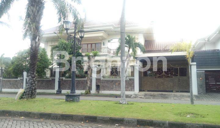 Rumah mewah di perumahan elit Surabaya Barat 1