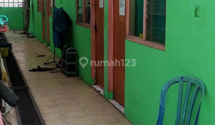 Rumah di tengah kota jakarta timur berikut dengan 20 kontrakan 2