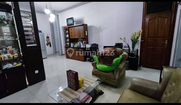 Rumah cantik huk 2 lantai dekat summarecon bekasi 2