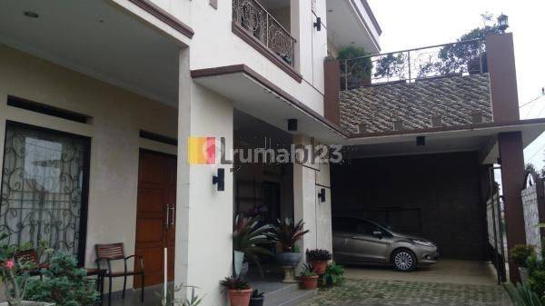 Dijual Rumah Hook Mewah 2.5 lantai daerah Cibinong 1