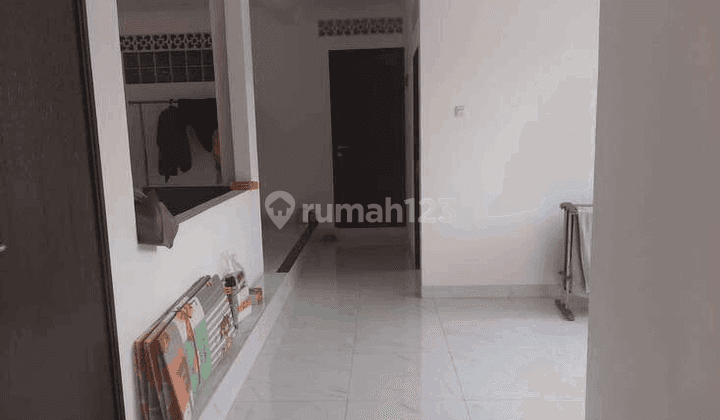 RUMAH 2 LANTAI DI JALAN KAYU MANIS MATRAMAN JAKARTA TIMUR 2