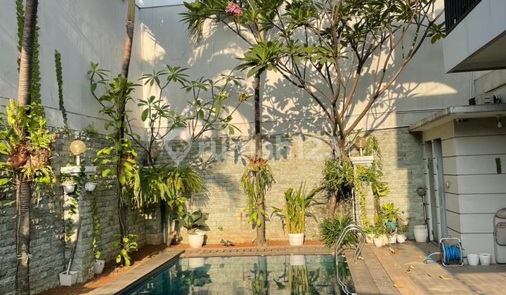 Rumah Cantik di Jl. Delta Sari Radio Dalam ada Swimming Pool 2