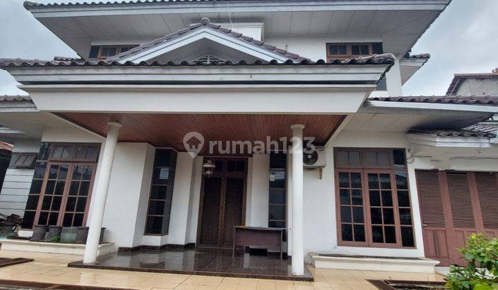 Rumah luas, bangunan terawat, Lokasi strategis di Ciputat 2