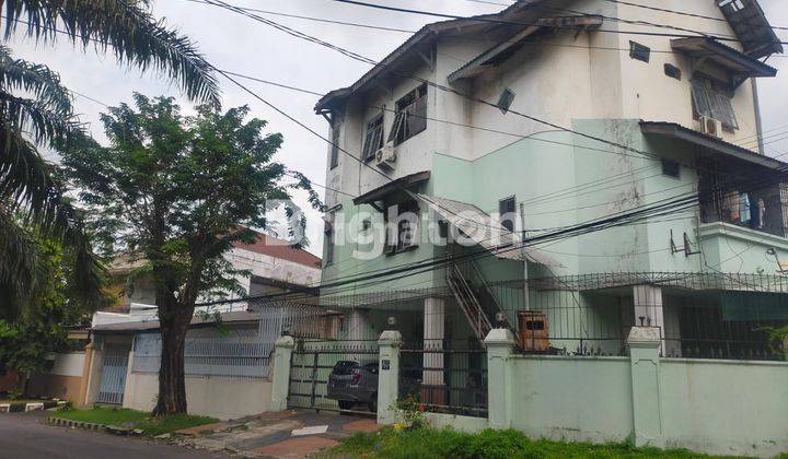 Rumah Hook 3 Lantai Bisa Untuk Kantoran Dan Kos2an Di Pattimura 1