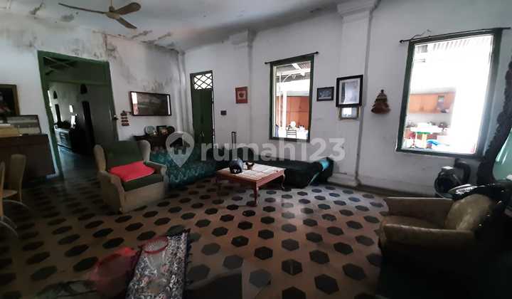 Rumah Dengan Tanah Luas di Kramat Senen Jakarta Pusat #AW 2