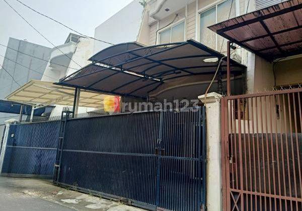 RUMAH Modern Minimalis siap huni dan terawat lingkungan nyaman di tomangJakarta Barat 1