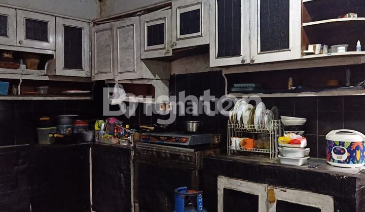 Strategic Residence in the Commercial Area of Depok 2