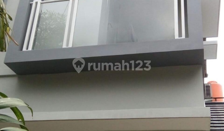 Rumah Green View Town House Bintaro Utama Sektor 3 Pondok Aren Tangerang Selatan