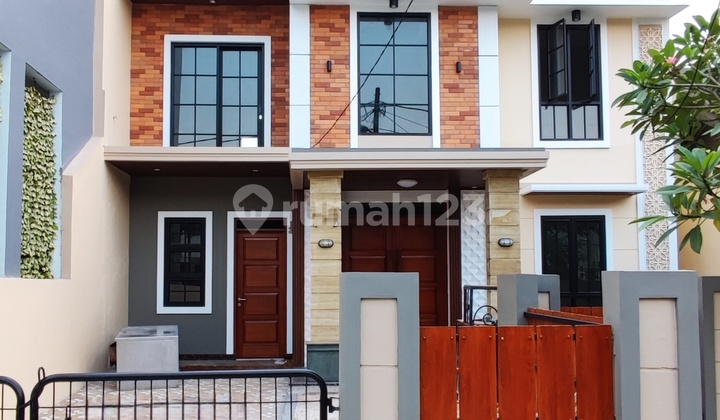 Flash Sale. Nice house Griya Loka, BSD.