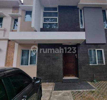 Rumah dua lantai di Lippo Karawaci 1