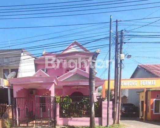 Rumah Pink Luas Full Furnished di Poros Barombong Makassar 2