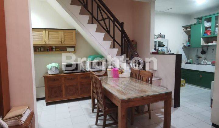 Rumah 2lantai semi furniture perumahan nginden intan barat 2