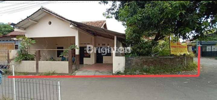 RUMAH DAN BEKAS TEMPAT USAHA WARMINDO, KOMPLEK ELITE SAMBILEGI MAGUWOHARJO 1