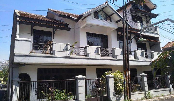 Rumah Mewah Siap Huni Di Komplek Margahayu Raya 1