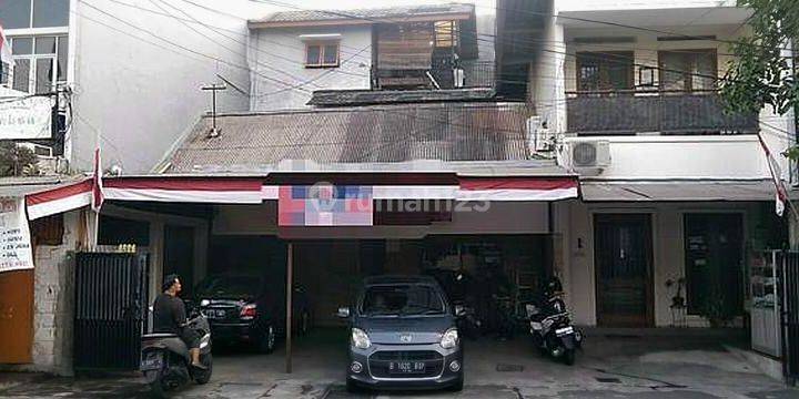 Rumah di Bendungan Hilir Pejompongan Jakarta Pusat 1