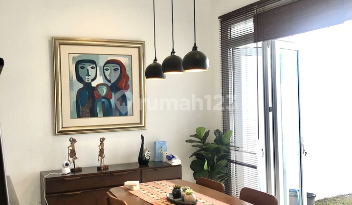 Rumah Klasik Modern 2 Lantai  Good View Pasir Impun Bdg