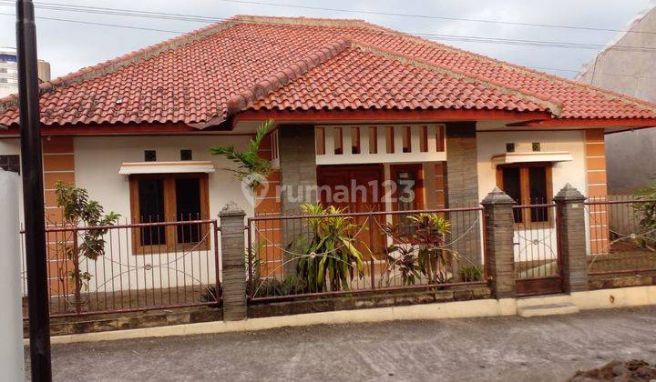 Rumah Full Furnish Cocok Untuk Keluarga Besar Lokasi Ngaglik Sleman 1