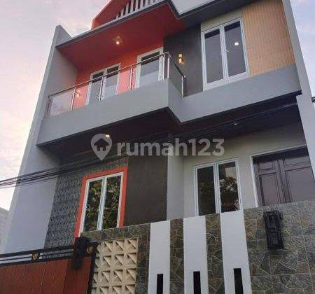 Rumah Baru, Bagus, Desain Split Level di Cilangkap, Cipayung, Jakarta Timur 1