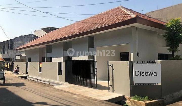 Rumah baru renovasi di daerah Tomang 1