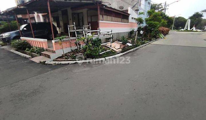 Rumah Di hoek ubud cempaka Lippo karawaci tangerang 1