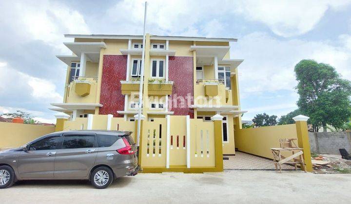 TOWNHOUSE CANTIK, DI PINGGIR JALAN ABIYASAN IT 3- BISA KREDIT 1