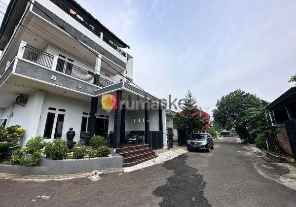 Dijual Rumah Bagus 3 Lantai di Bojongsari Depok 1