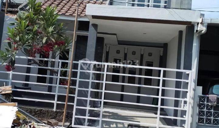 Disewakan Rumah 2 Lantai Siap Huni Semolowaru  1