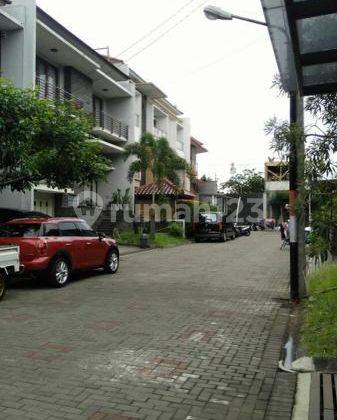 SuDirman Town house strategis langka furnished lux 1