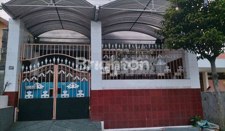 Rumah Jl Petemon dekat Jl. Bannyu Urip dan Jl. Arjuno 1