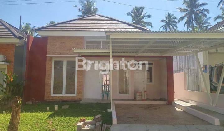 CEPAT RUMAH BARU SIAP HUNI  HARGA BAWAH PASARAN 1