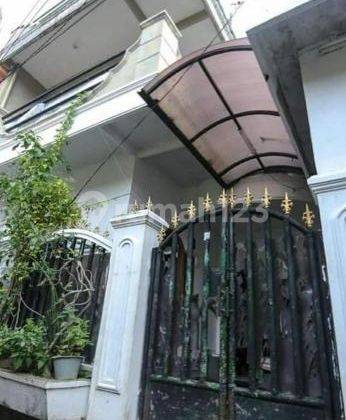 Dijual rumah di Pisangan Baru 1