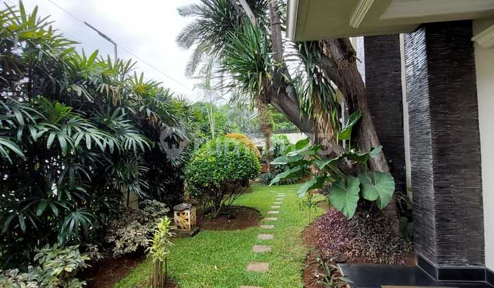 Rumah Mewah Klasik 2 lantai di Daerah Strategis Pondok Indah Area Jaksel