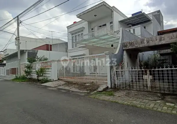 Rumah Mewah dan Luas Daerah Polonia 2