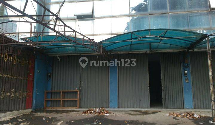 Ruko Gandeng di Arteri Pondok Indah 3.5 Lantai 1