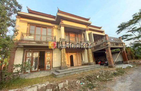 Villa For Sale With 6 Bedroom In Sukawati Gianyar Close To Bali Bird Park Bali Zoo and Central Ubud 1