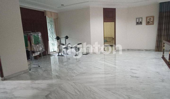 RUMAH 2LANTAI BAGUS SIAP HUNI TAPI HARGA DIHITUNG TANAH 1