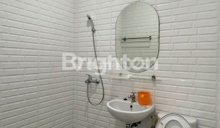 RUMAH MEWAH FULL FURNISE DI JAKARTA BARAT AREA STRATEGIS DEKAT KAMPUS BINUS , TOLL SLIPI DEKAT PUSAT KOTA  RUMAH BAGUS DAN MASIH BARU 