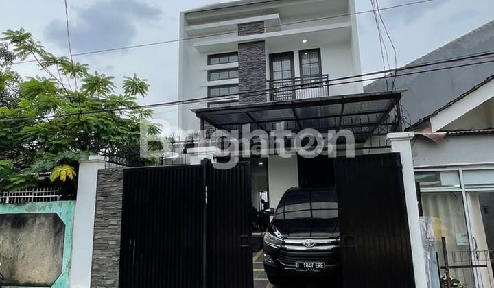 RUMAH MEWAH FULL FURNISE DI JAKARTA BARAT AREA STRATEGIS DEKAT KAMPUS BINUS , TOLL SLIPI DEKAT PUSAT KOTA  RUMAH BAGUS DAN MASIH BARU 