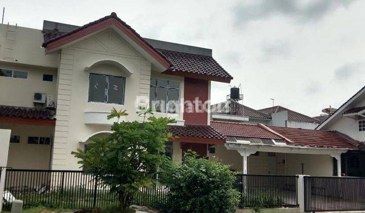 Rumah 2 lt baru renovasi di pulau putri modernland tangerang 1