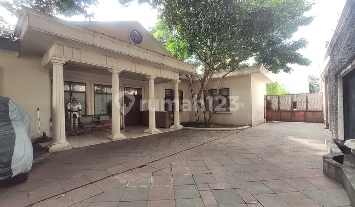 Land and House in South Kemang