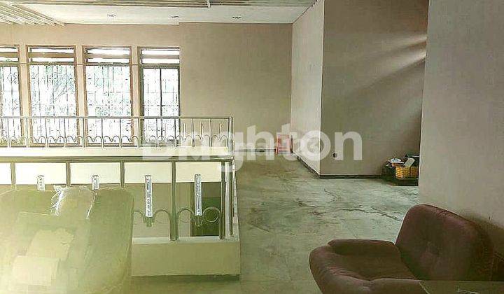 RUMAH 2 LANTAI SIAP HUNI, NOL JALAN, STRATEGIS COCOK UNTUK SHOWROOM RESTO BANK KANTOR, SELANGKAH KE UNAIR MERR GALAXY MALL RS UNAIR RS DR SUTOMO PAKUWON CITY MALL 2