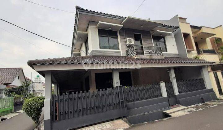 Rumah Hoek Di Jalan Pulo Asem, Jakarta Timur 1