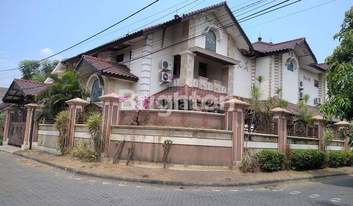 Rumah Megah Dekat Toll 1