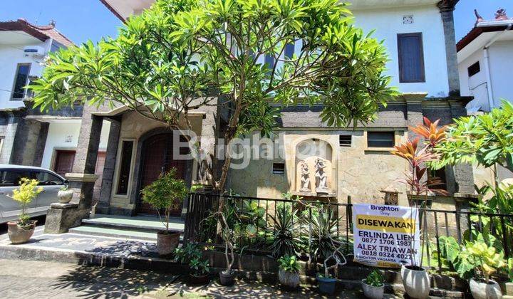 Rumah Tinggal 2lt siap huni full furnish dilokasi strategis akses jalan lebar Area kerobokan 1