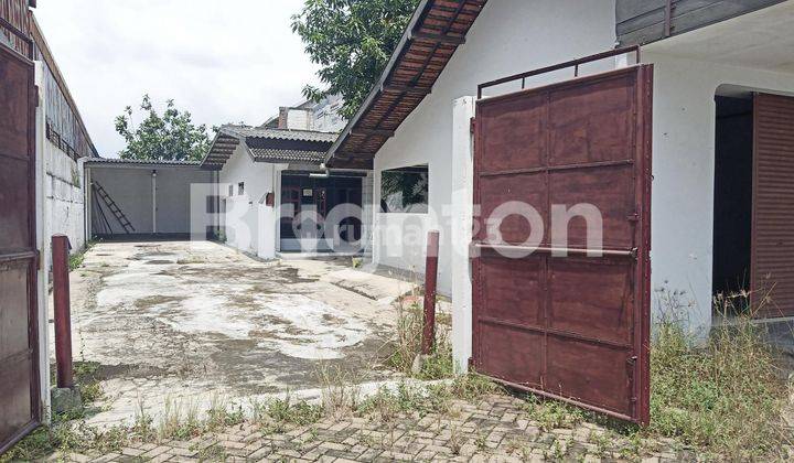 MAJAPAHIT RUMAH BISA UNTUK KANTOR DAN GUDANG PINGGIR JALAN RAYA SEMARANG TIMUR 2