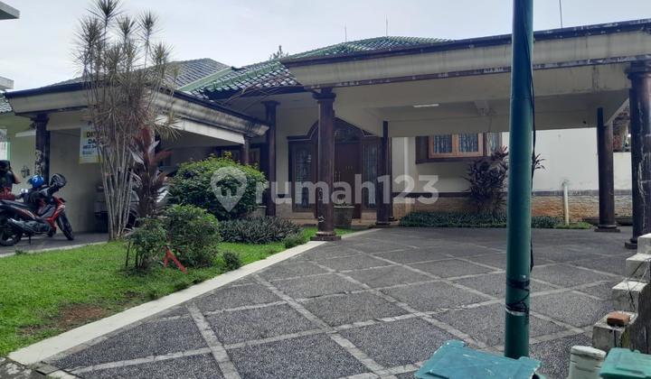 Rumah 3 Lantai Asri dan Sejuk Di Bukit Golf Hijau Sentul City Bogor Rumah 3 Lantai Asri dan Sejuk Di Bukit Golf Hijau Sentul City Bogor