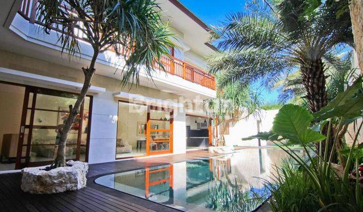 VILLA FREEHOLD DI LINGKUNGAN ELIT EXPATRIAT UMALAS, BALI 2